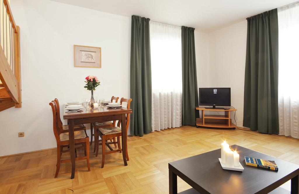 Old Town Residence Прага Екстериор снимка